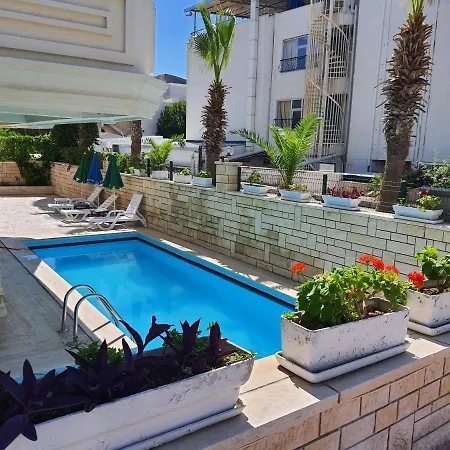 Premier Hotel 3*
