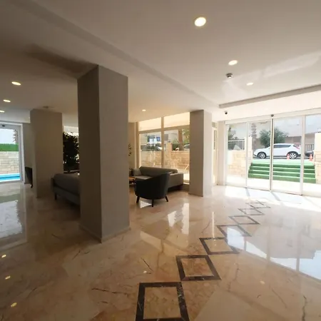 Premier Hotel 3*