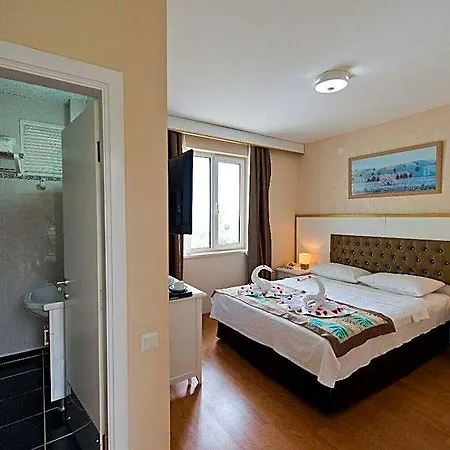 Hotel Premier 3*
