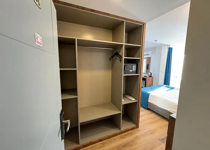Premier Hotel 3*