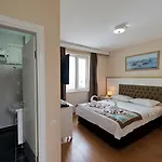 Premier 3*