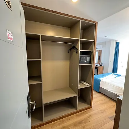 Premier Hotel 3*